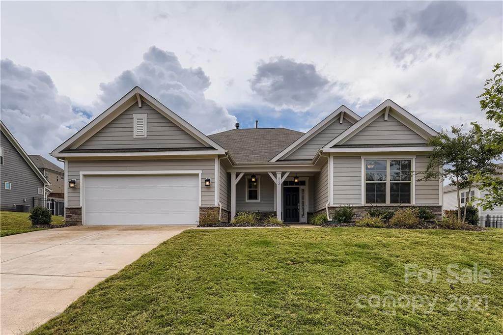 812 Oak Manor Drive - Photo 1