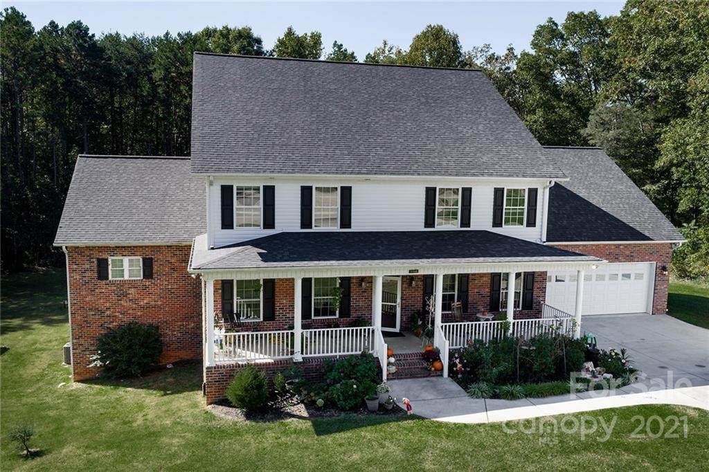 1196 Woodfield Drive - Photo 1