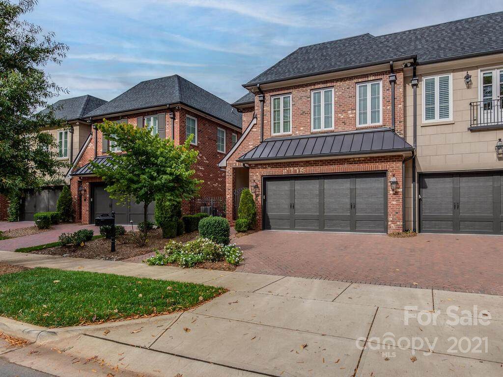 115 Huntley Place - Photo 1