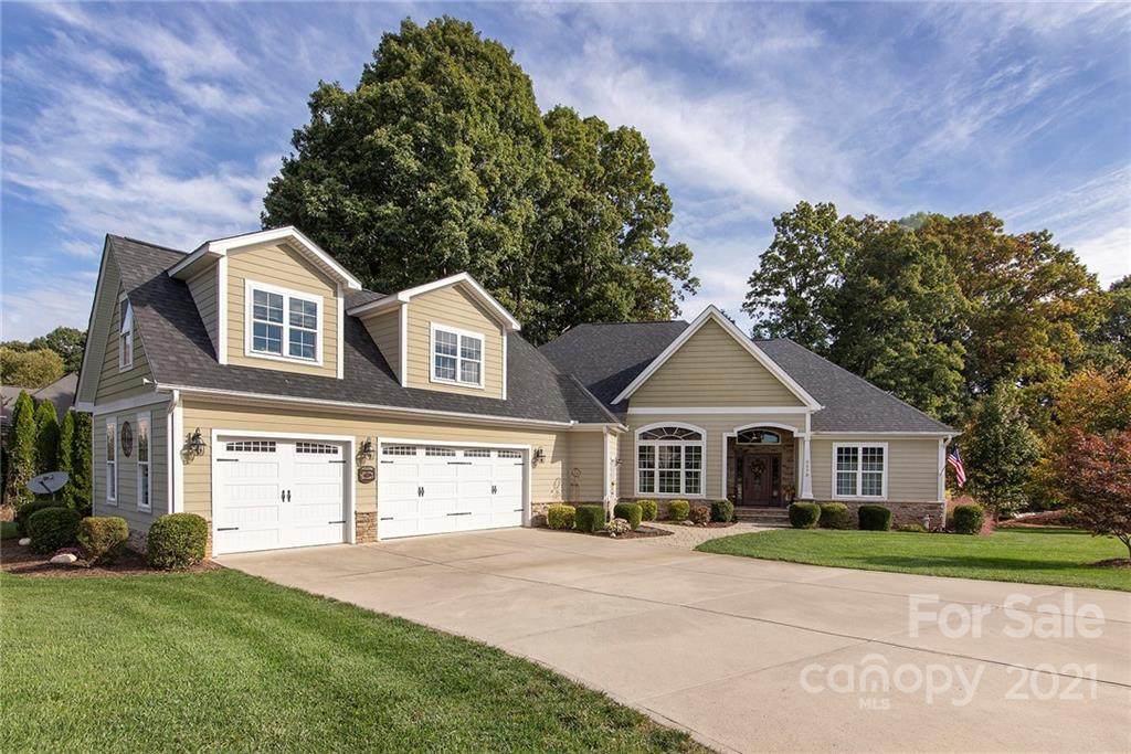 2575 Shanklin Lane - Photo 1
