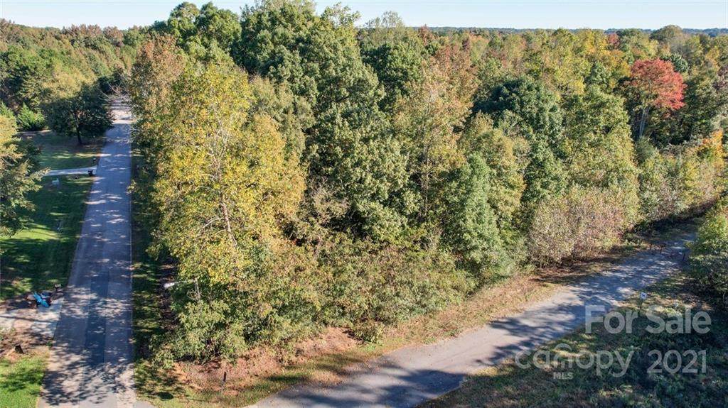 320 Laurel Crest Drive - Photo 1