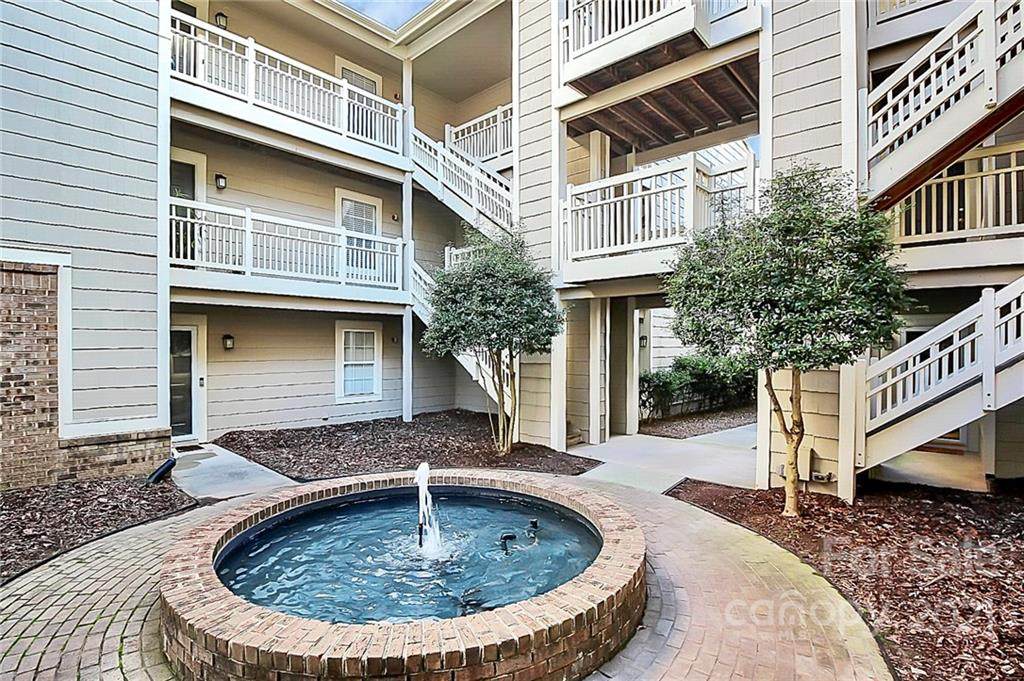 5007 Sharon Road - Photo 1