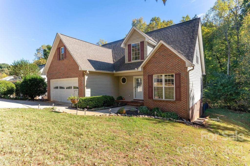 6984 Forest Manor Drive - Photo 1