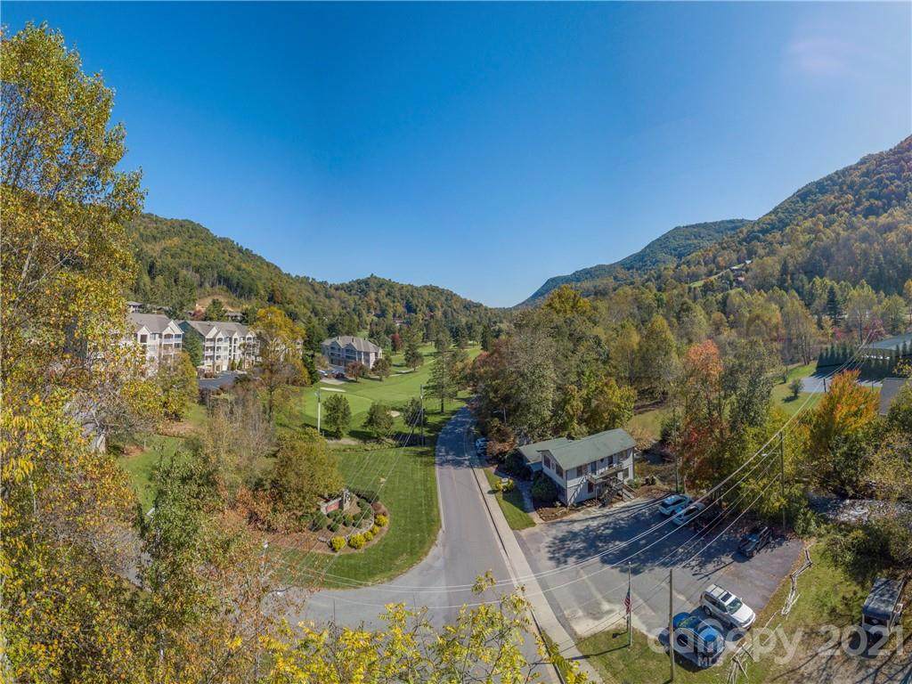 000 Country Club Drive - Photo 1