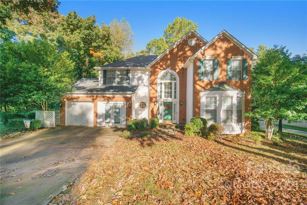 2823 Oakcroft Drive - Photo 1