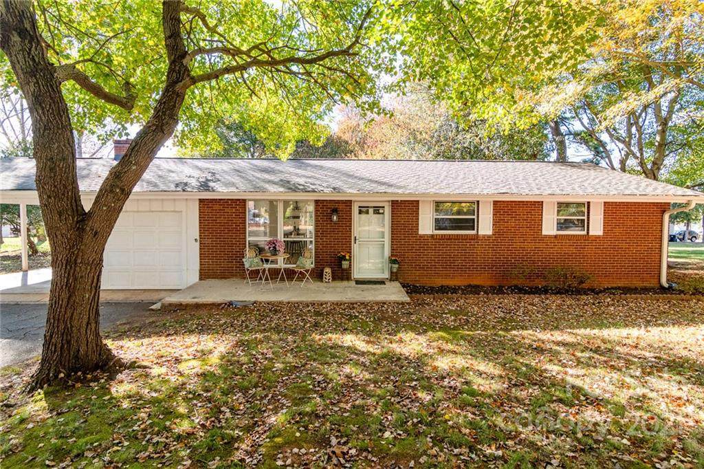 108 Bayview Drive - Photo 1