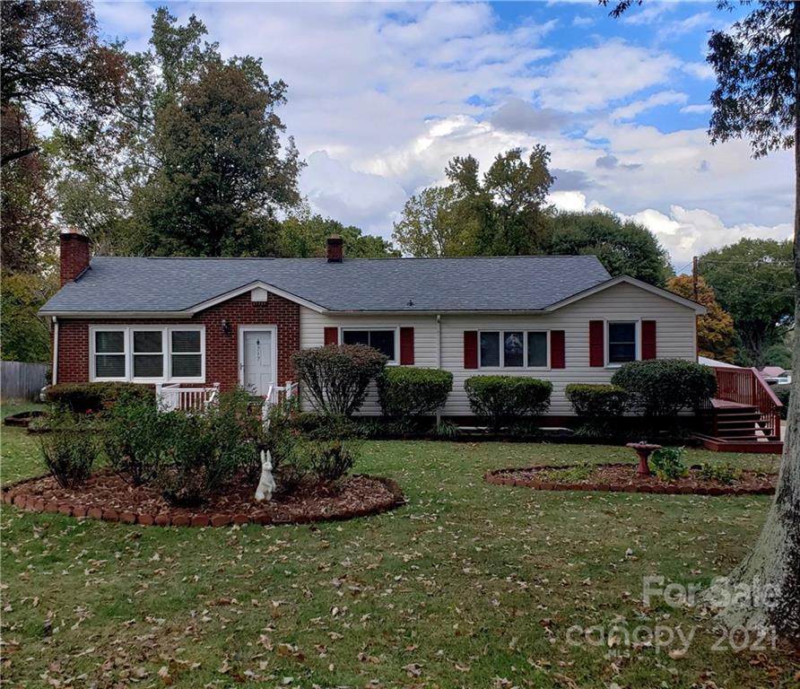 717 Lowell Avenue - Photo 1