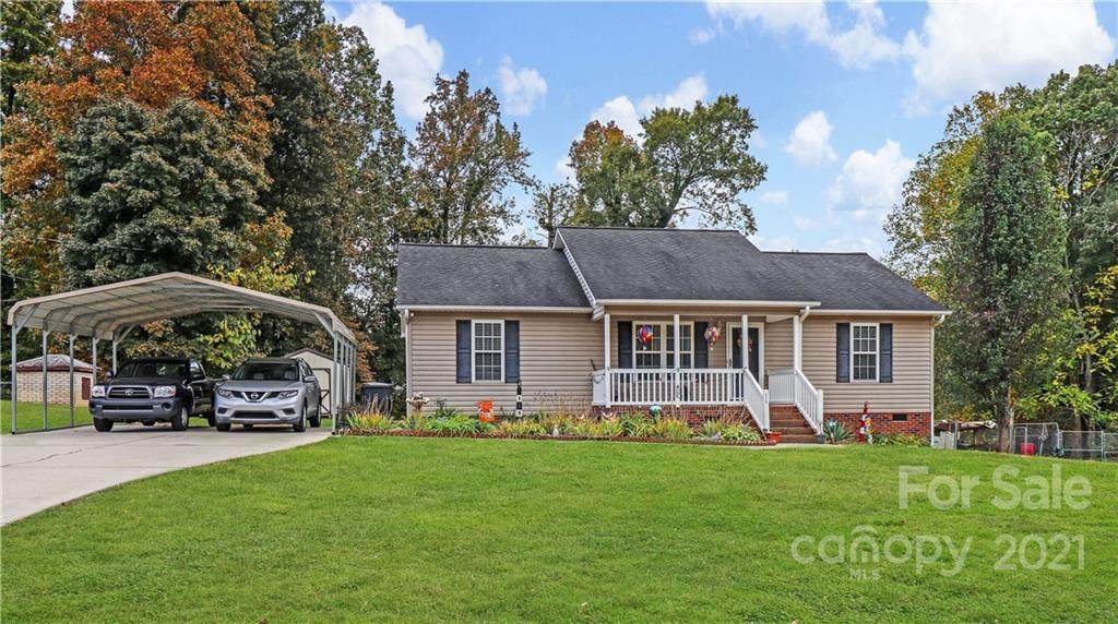 215 Kings Terrace - Photo 1