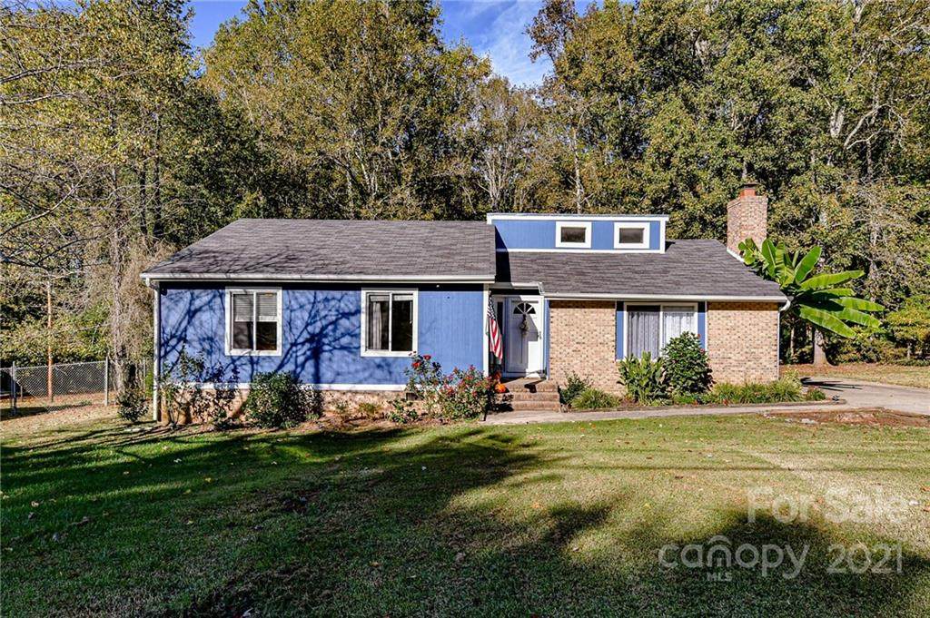 1721 Farm Pond Court - Photo 1