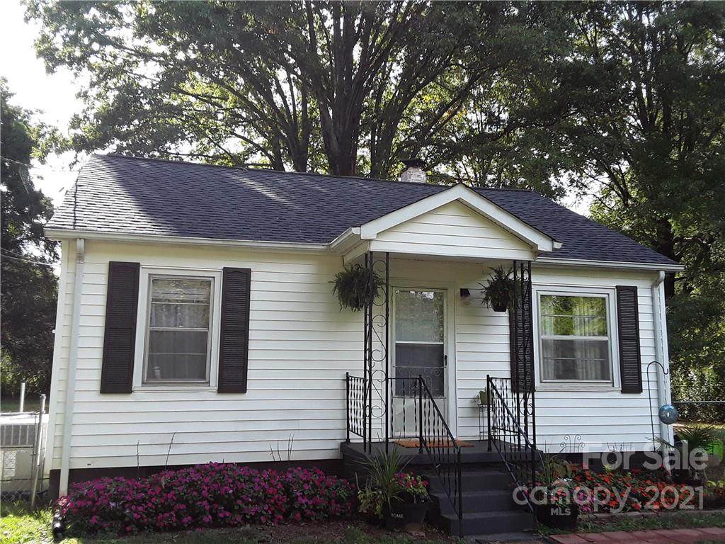 1709 Rowe Avenue - Photo 1