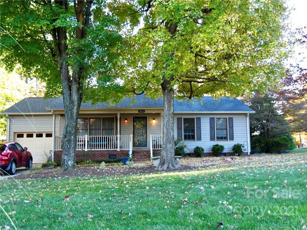 1804 Hampshire Drive - Photo 1