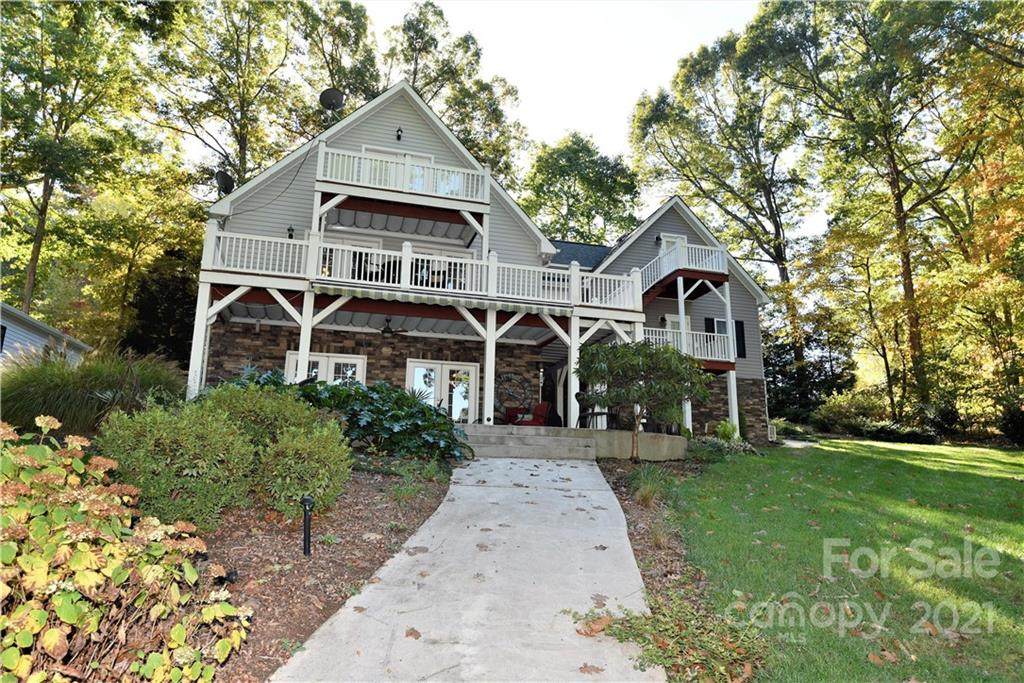 192 Greenbay Road - Photo 1
