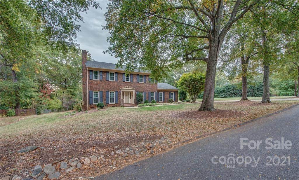 930 Elizabeth Road - Photo 1