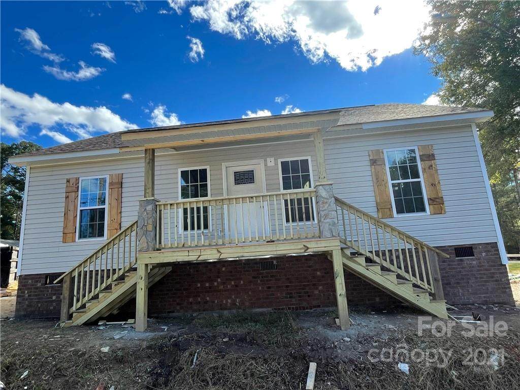 135 Marwood Drive - Photo 1