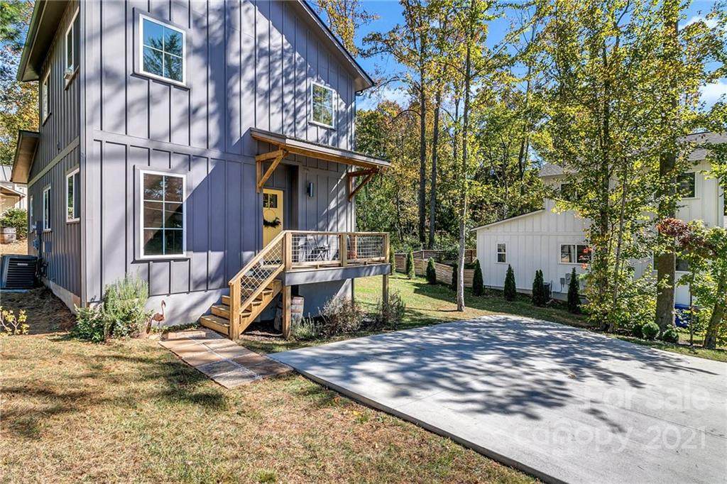 186 Moody Avenue - Photo 1