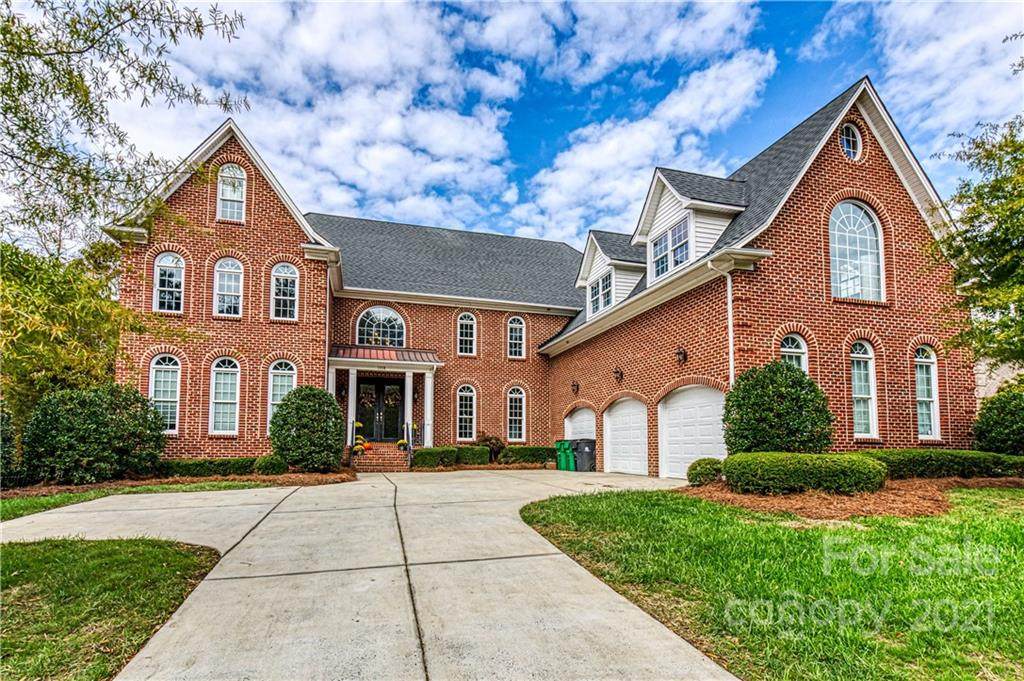 1318 Lost Oak Road - Photo 1