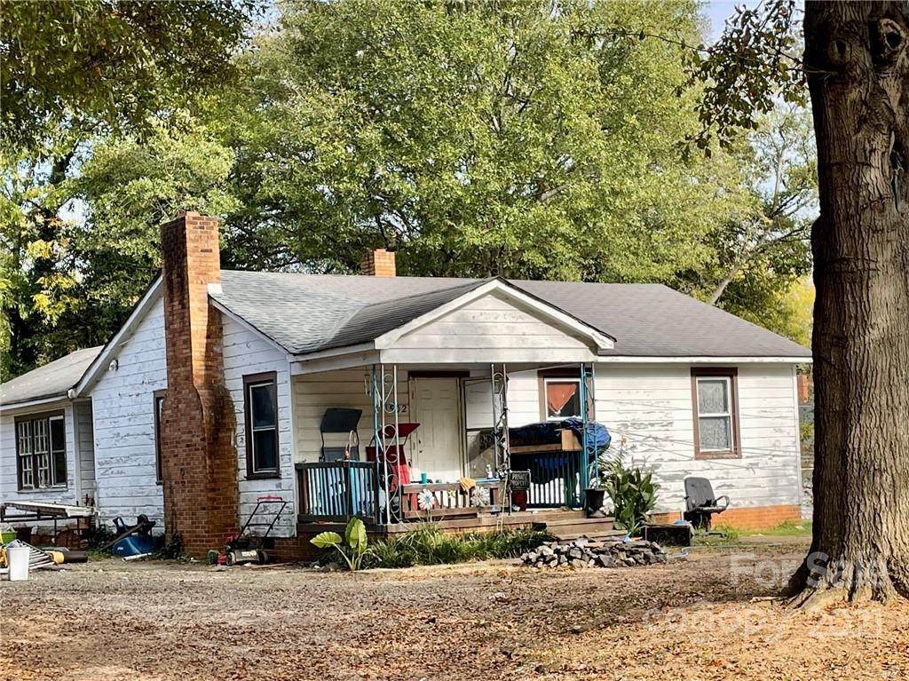 1502 Poston Circle - Photo 1