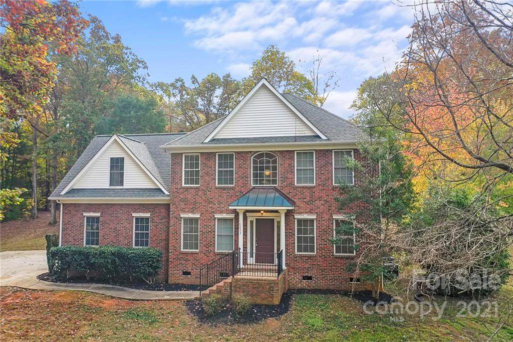 5233 Highlander Parkway - Photo 1