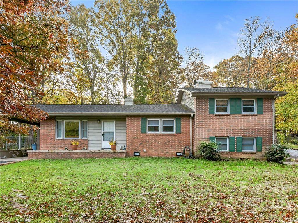 211 Gull Avenue - Photo 1