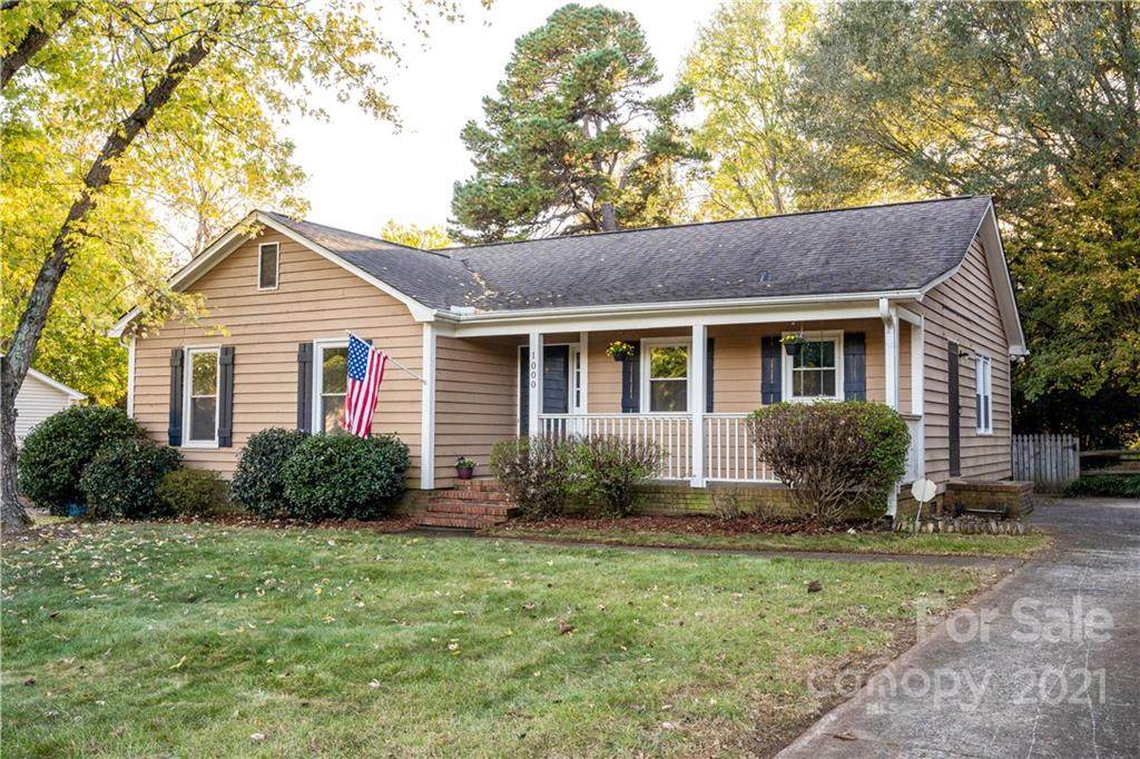 1000 Country Place Drive - Photo 1