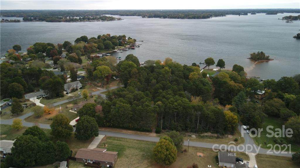24 Waterside Circle - Photo 1
