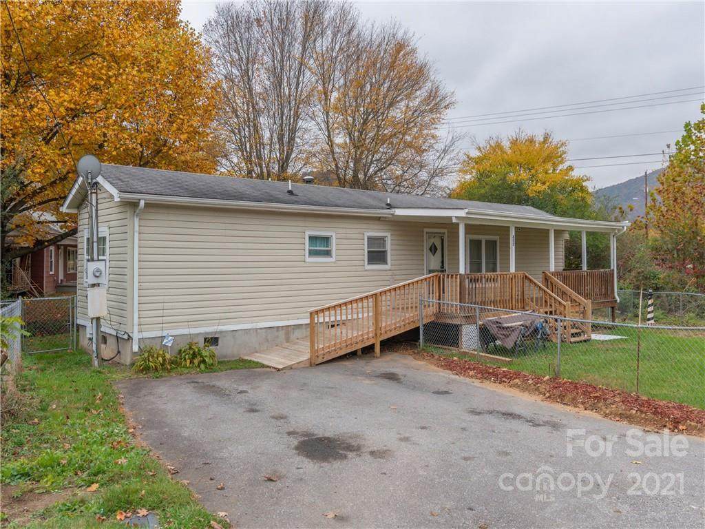 402 Riverbend Street - Photo 1