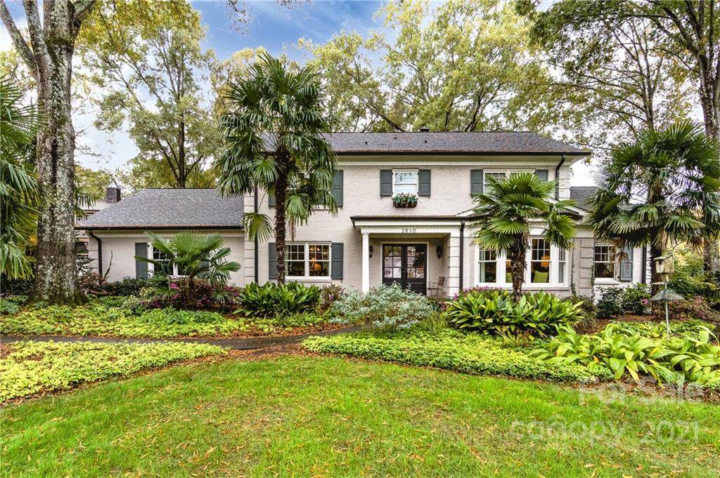 2810 Wintergreen Drive - Photo 1