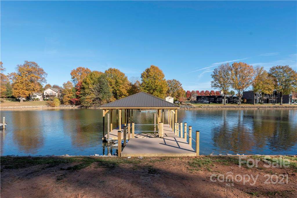 212 Elysian Drive - Photo 1