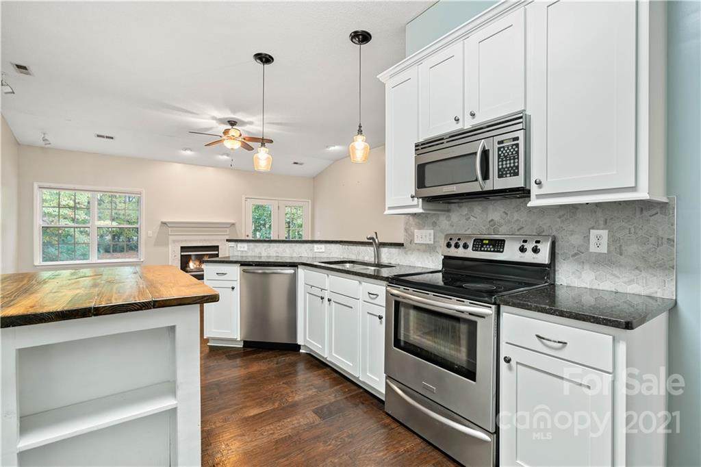 10204 Ingleton Court - Photo 1