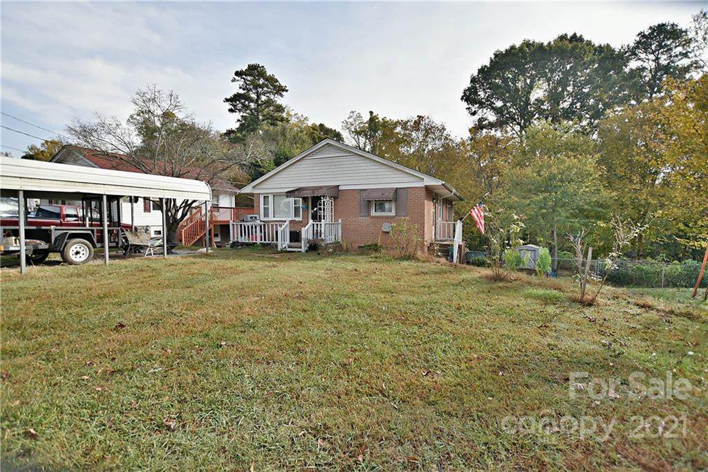424 Walnut Avenue - Photo 1