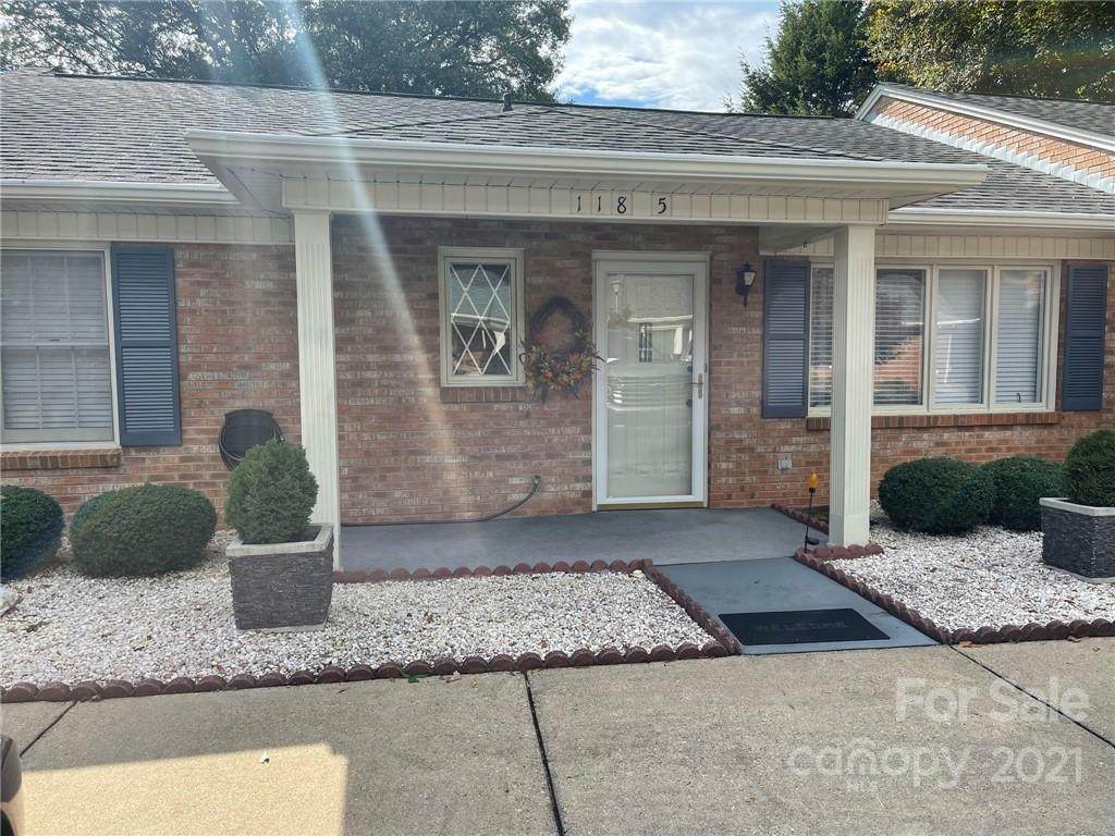 118 Lattimore Street - Photo 1