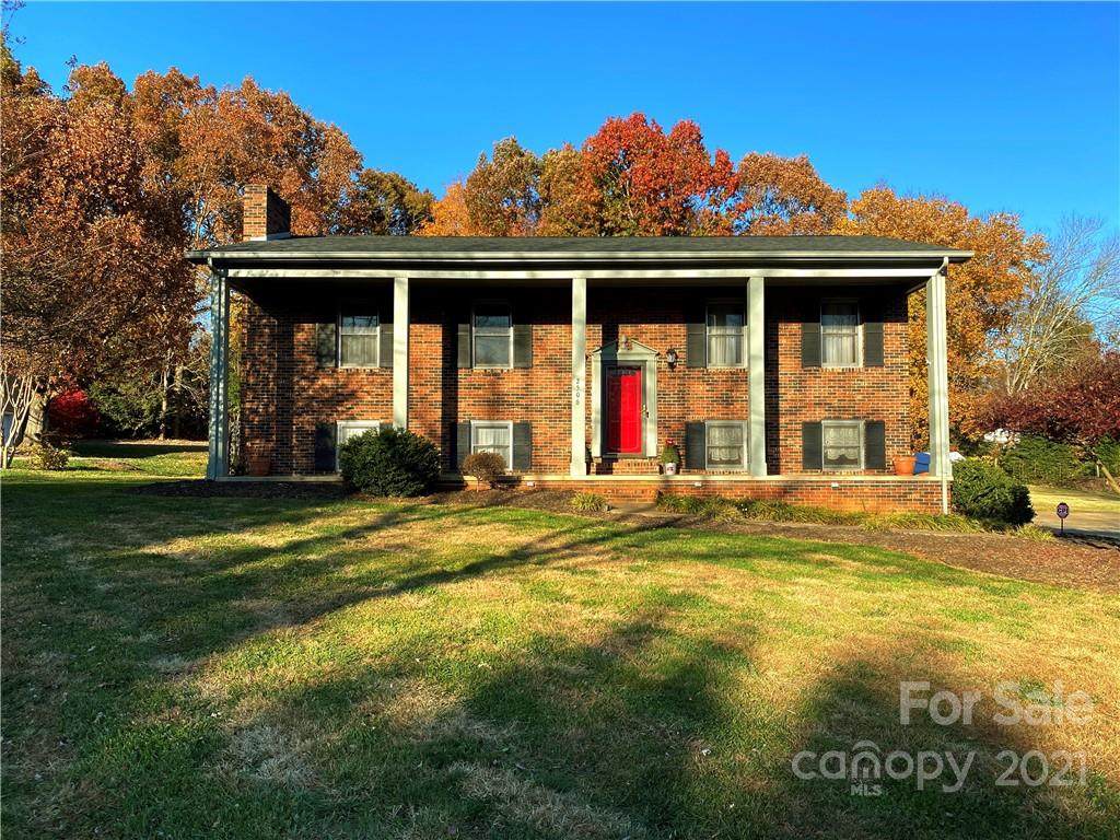 2506 Sutton Street - Photo 1