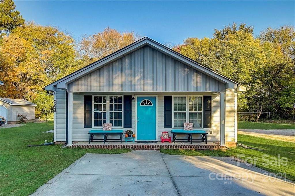 2525 Main Street - Photo 1