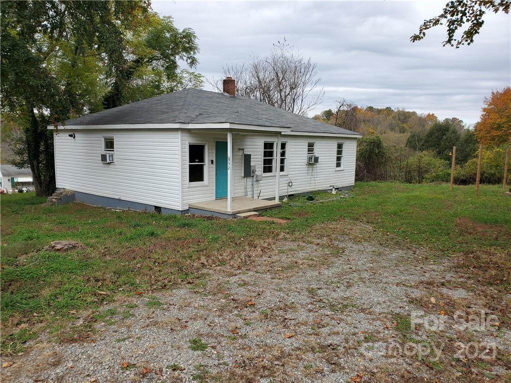 832 Montclair Circle - Photo 1