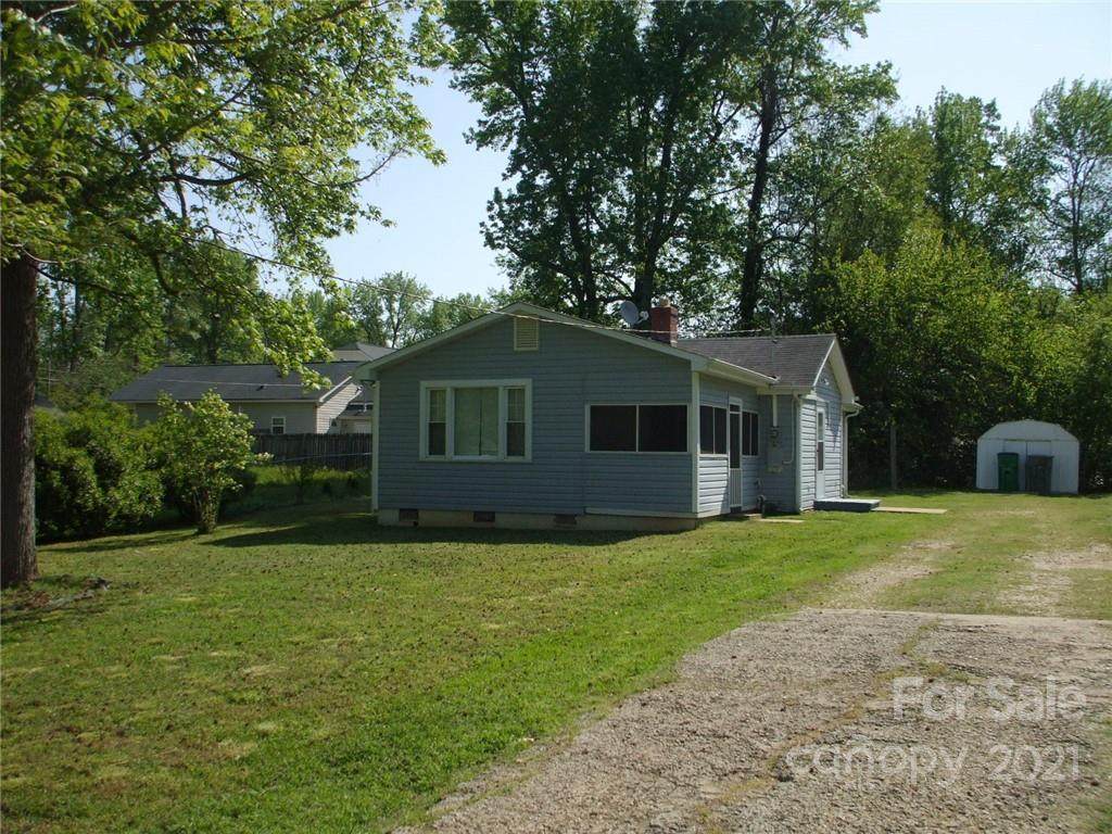 2745 Mayfair Avenue - Photo 1