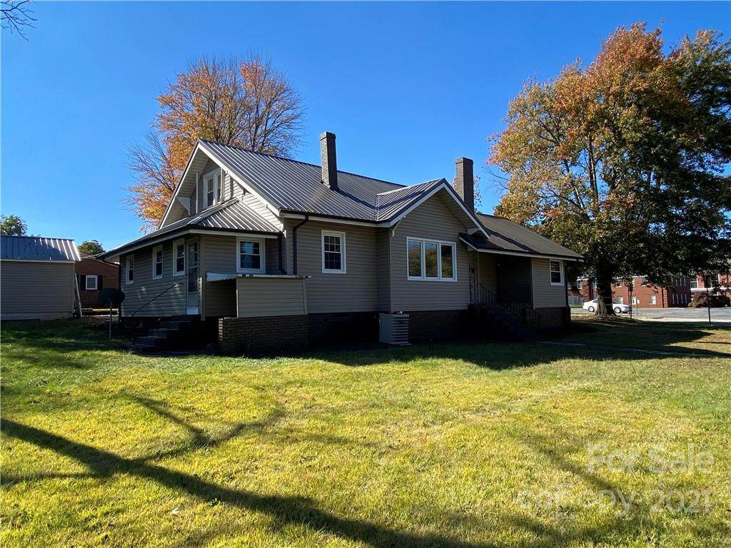 904 9th Avenue - Photo 1