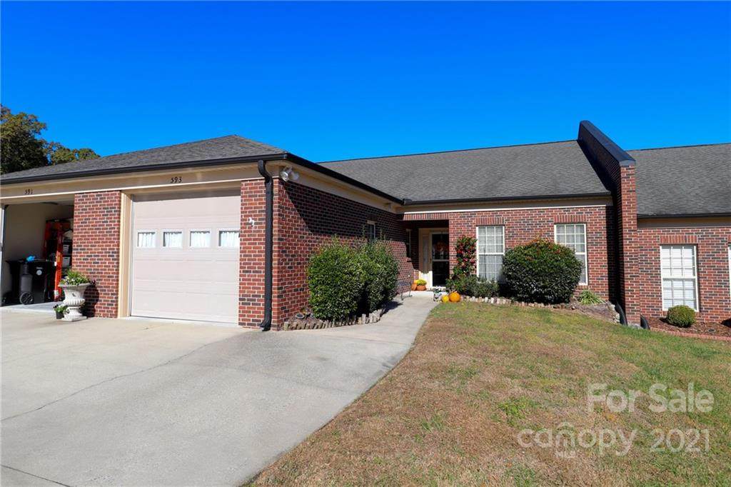 593 Camrose Circle - Photo 1