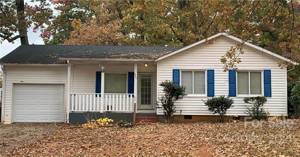 631 N Race Street - Photo 1