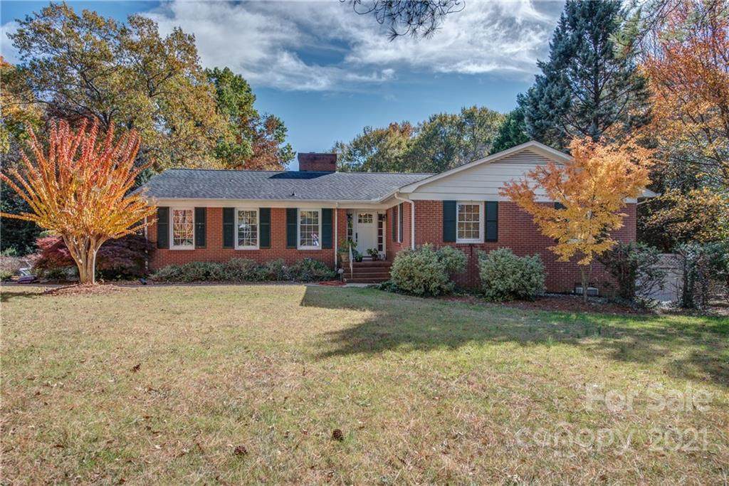 411 Peach Street - Photo 1