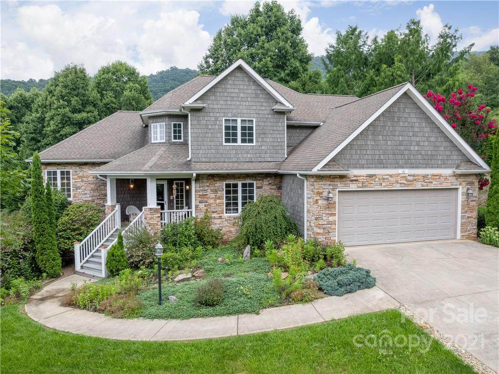 136 Twin Courts Drive - Photo 1
