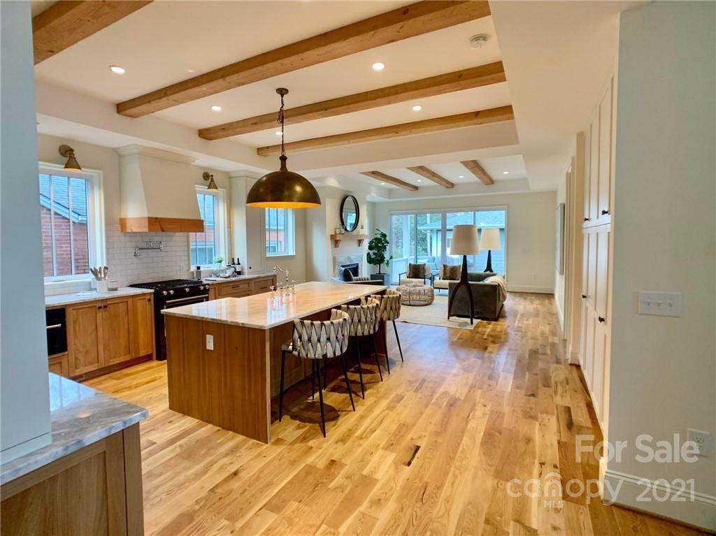 2652 Chesterfield Avenue - Photo 1