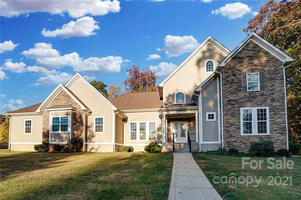 145 Poinsettia Lane - Photo 1