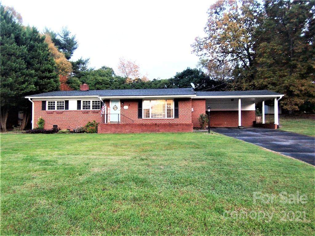 615 Tina Drive - Photo 1