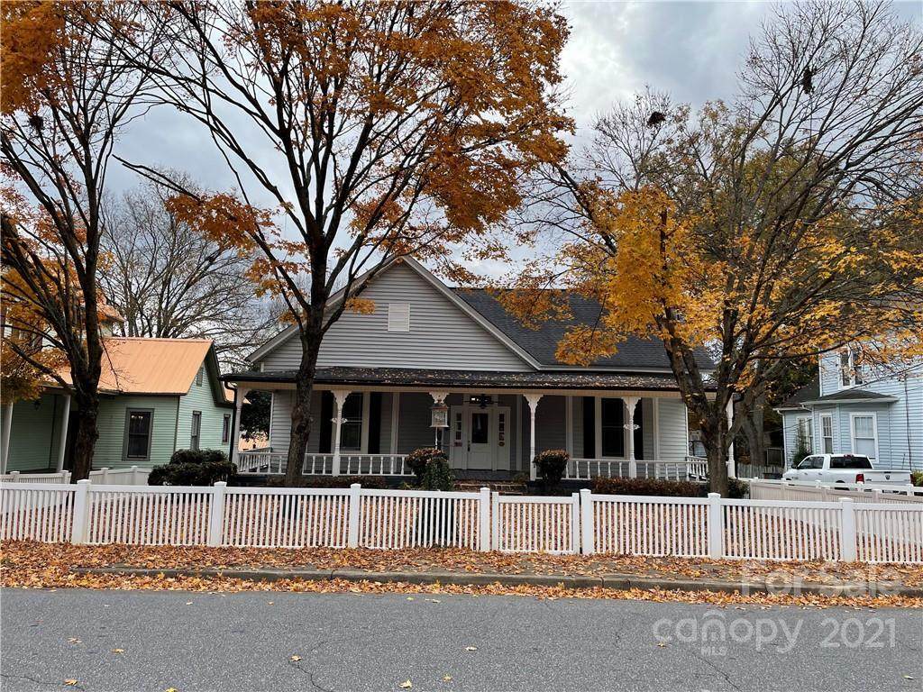 622 Pine Street - Photo 1