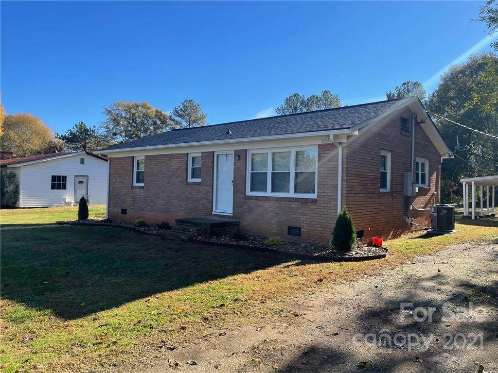 1915 Holly Hill Road - Photo 1