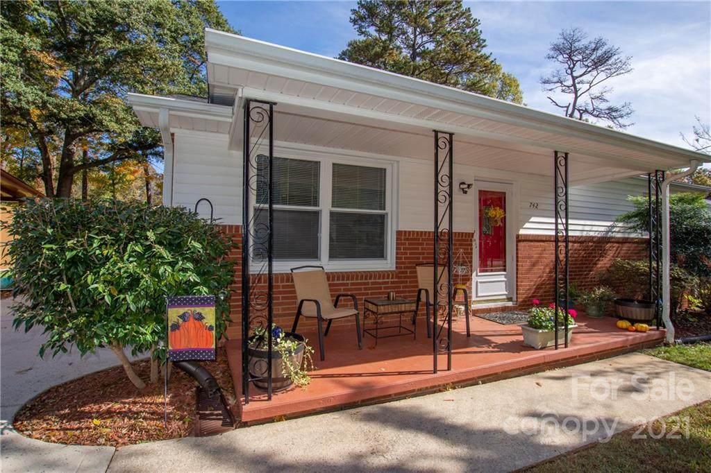 742 Mulberry Street - Photo 1