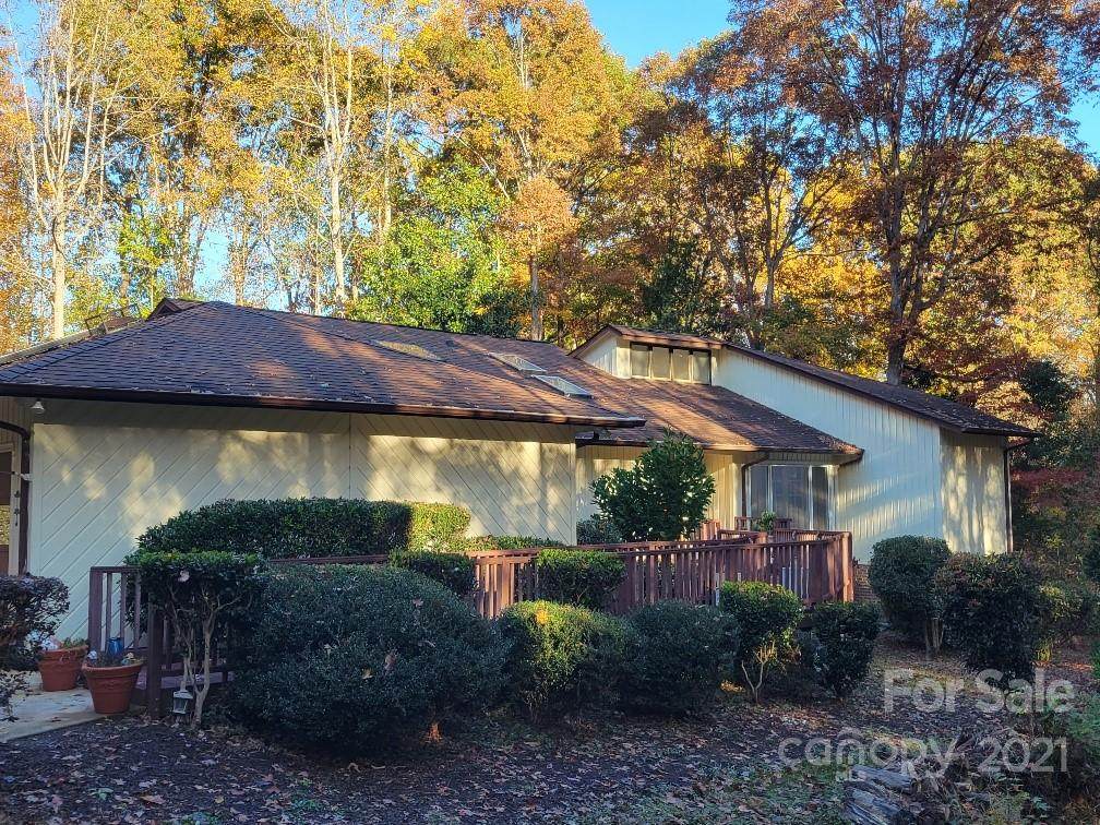 901 Amanda Drive - Photo 1
