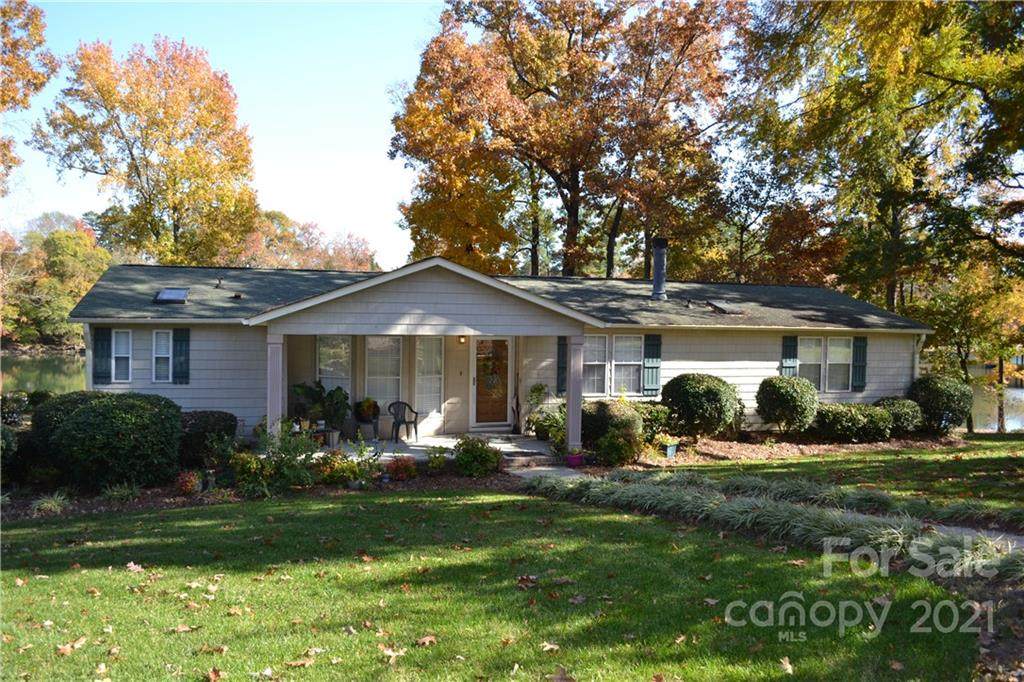 2315 Meffert Lane - Photo 1