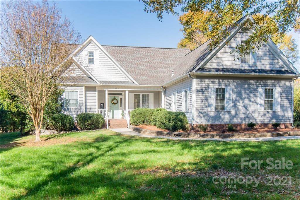 3620 Venetian Way - Photo 1