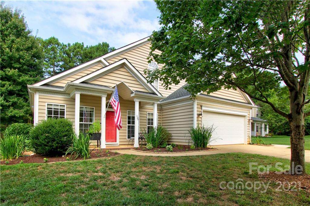 137 Summerbrook Lane - Photo 1